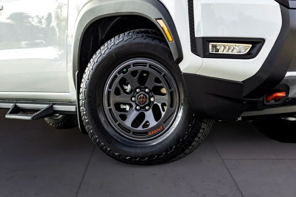 New 2026 White Nissan PRO-X image 2