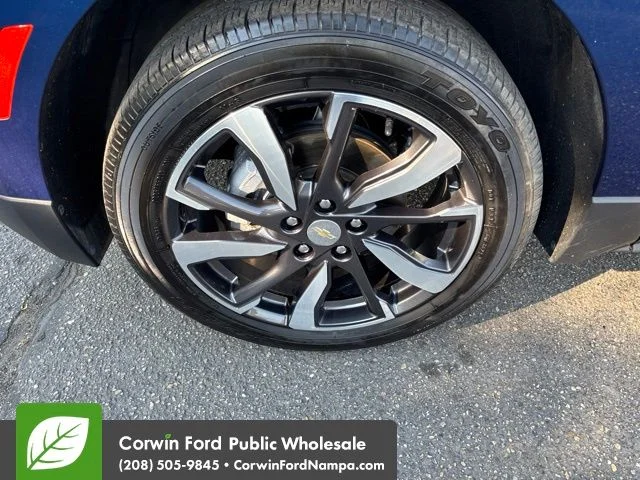 Used 2022 Blue Glow Metallic Chevrolet  image 9