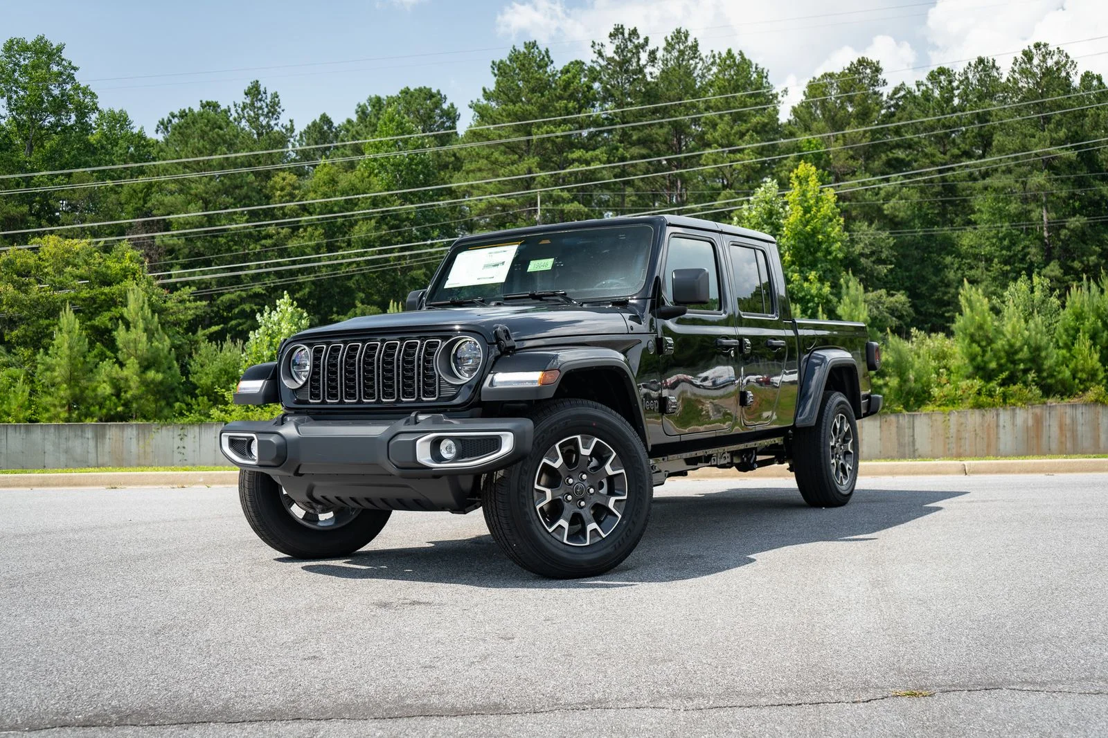 2026 Jeep Gladiator Sahara Auto's photo