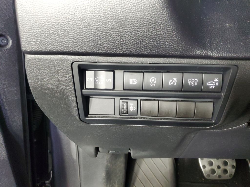 Used 2022 Gray Toyota SR5 image 28