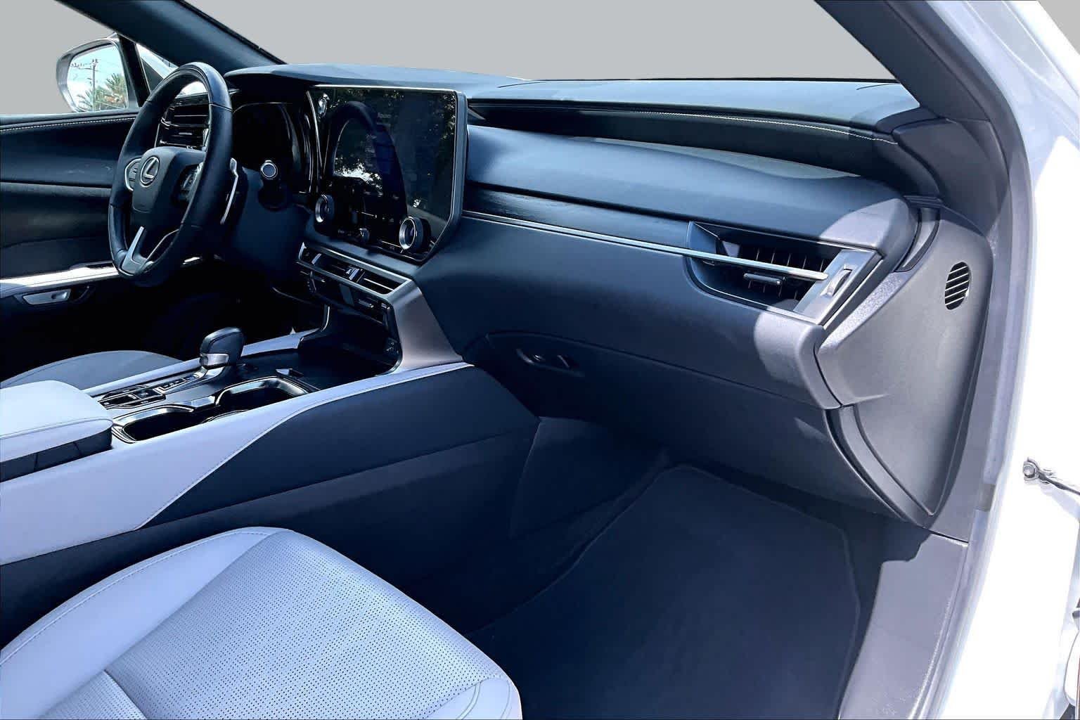 Used 2025 Eminent White Pearl Lexus Premium Plus image 19