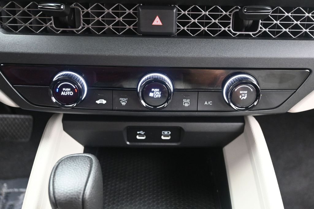Used 2023  Honda LX image 17