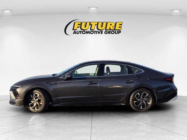 Used 2025 Gray Hyundai SEL image 7