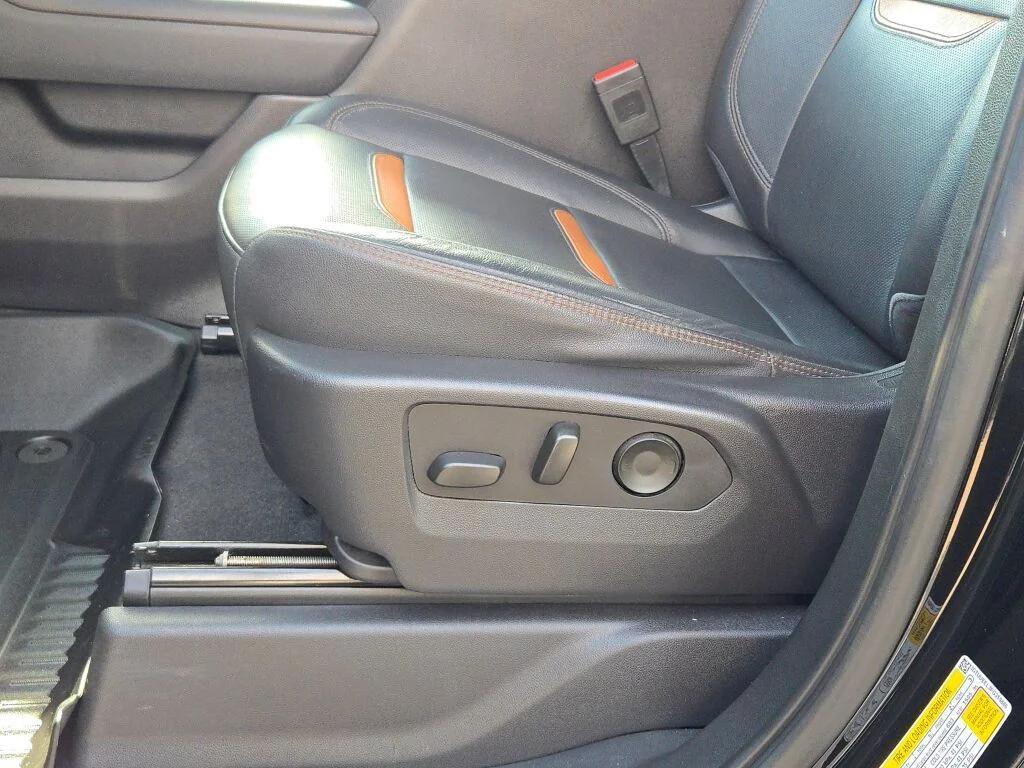 Used 2023 Black GMC AT4 image 27