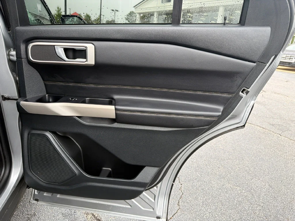 Used 2023 Silver Ford XLT image 16