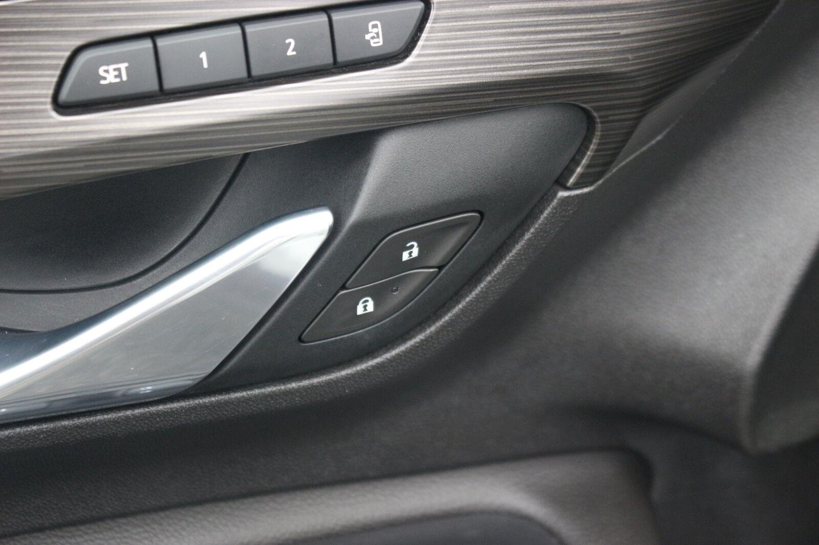 Used 2020 SUMMIT WHITE GMC SLT image 15