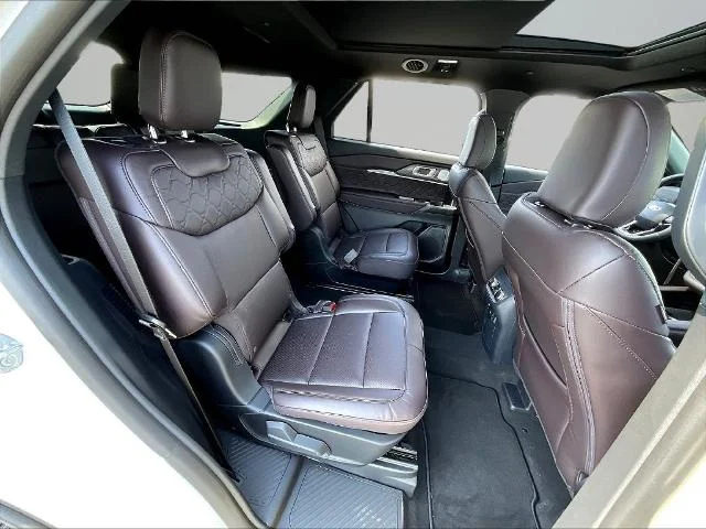 New 2026 Star White Metallic Tri-Coat Ford Platinum™ image 52