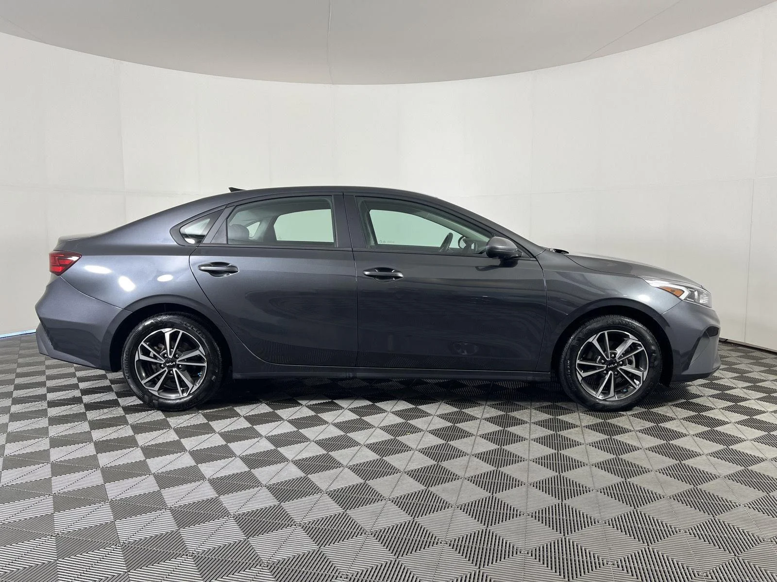 Used 2024 Gravity Gray Kia LXS image 2