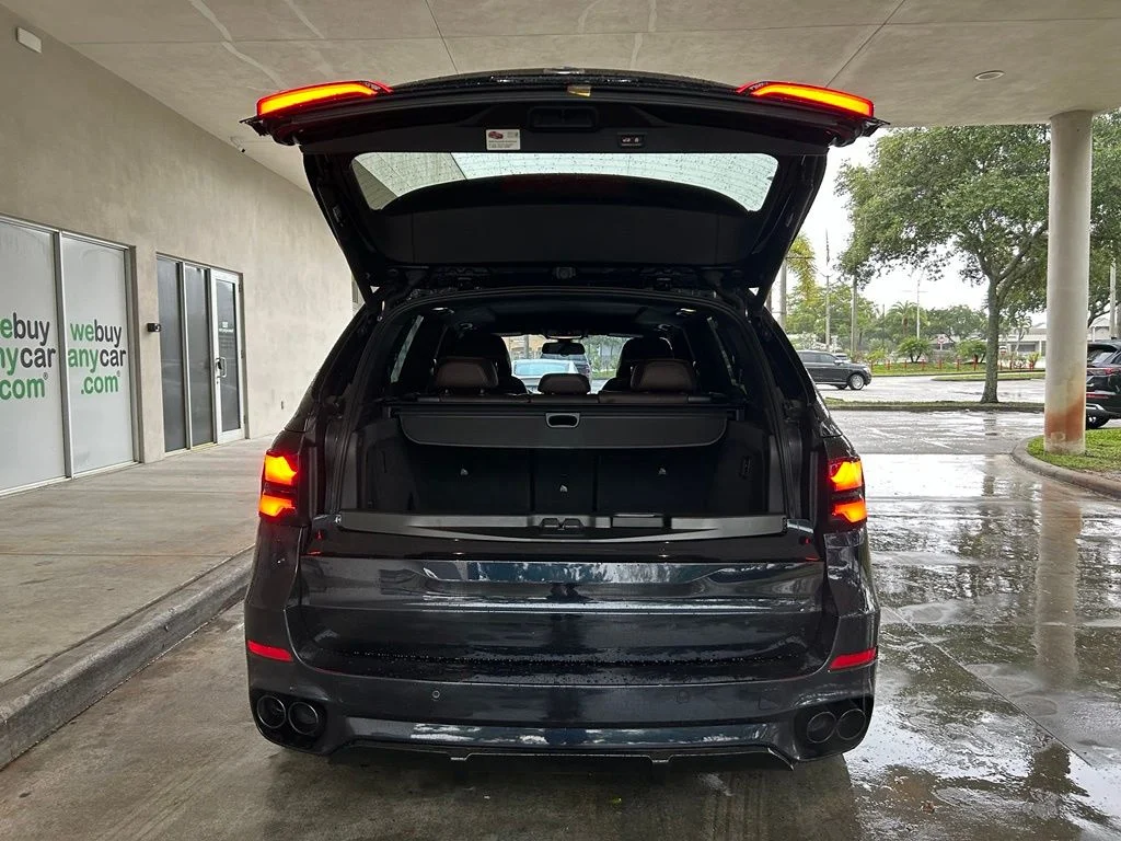 Used 2014 Black BMW xDrive50i image 33