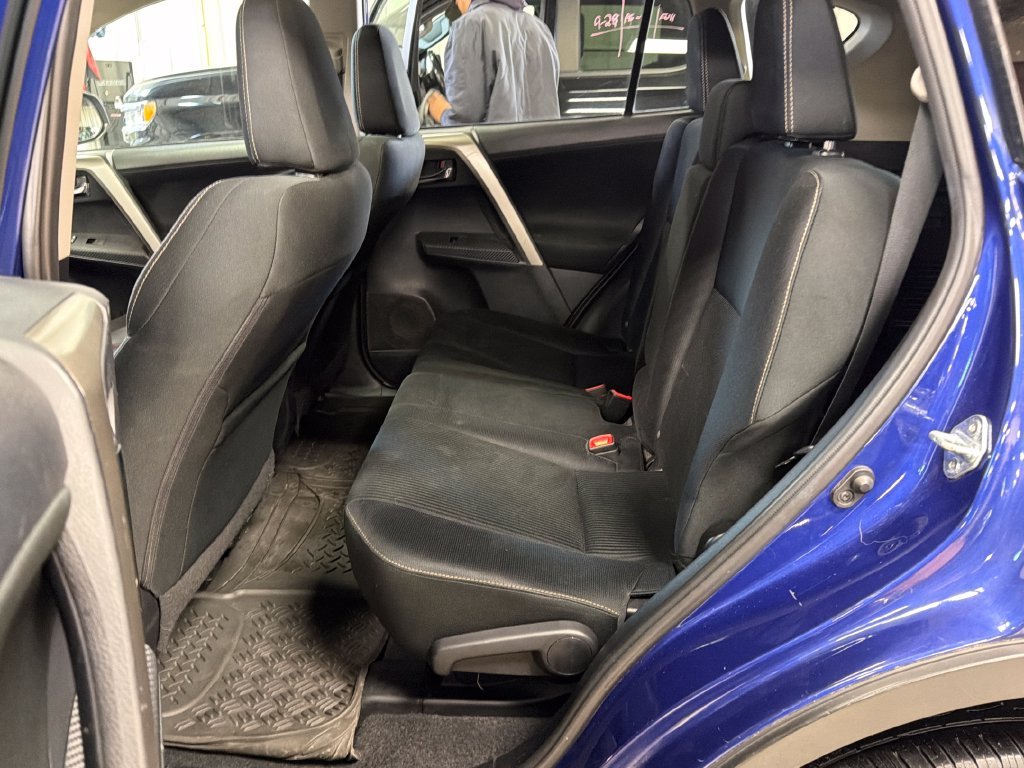 Used 2014 Blue Toyota XLE image 27