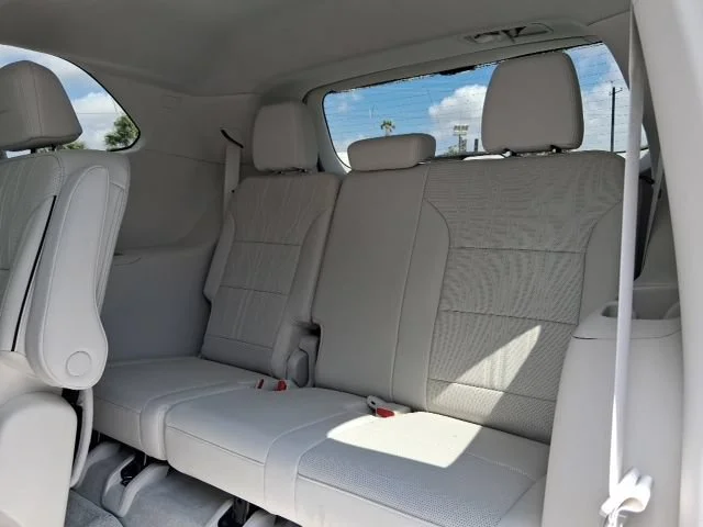 New 2026 Iridescent White Tricoat Buick Avenir image 18