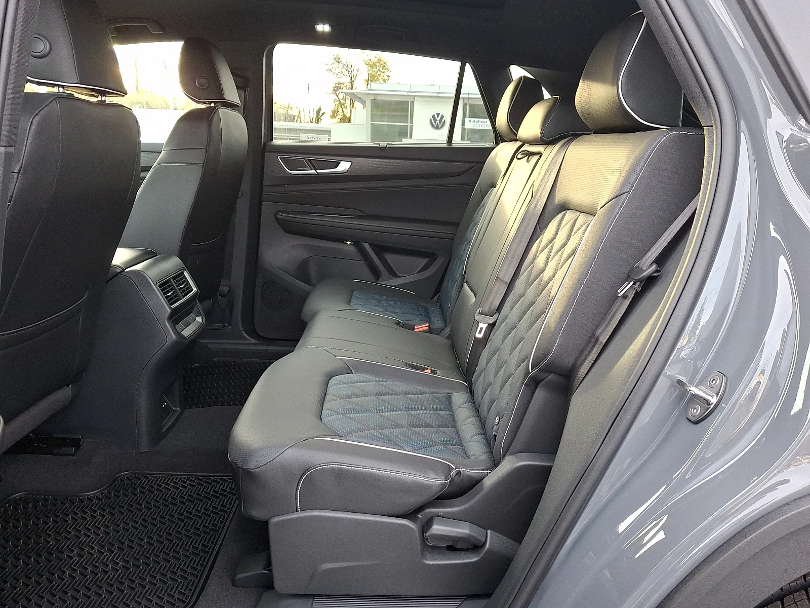 2026 Volkswagen Atlas Cross Sport SEL Premium R-LINE - Photo 6