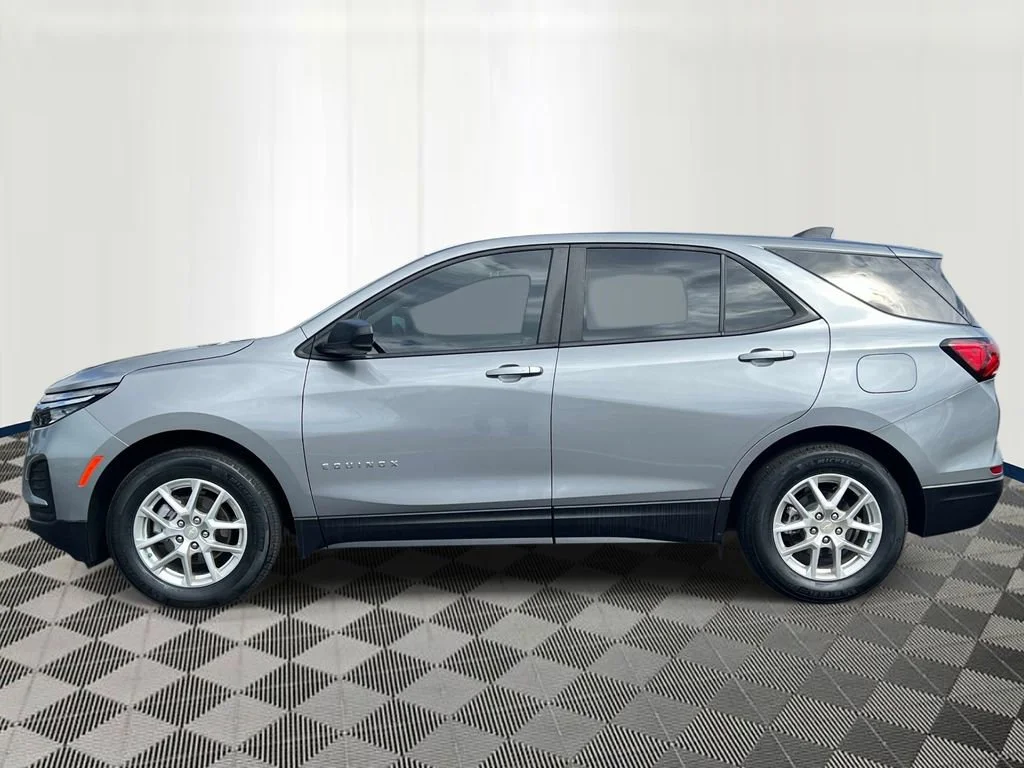 Used 2023 Chevrolet Equinox LS with VIN 3GNAXHEGXPL272712 for sale in Eastpointe, MI