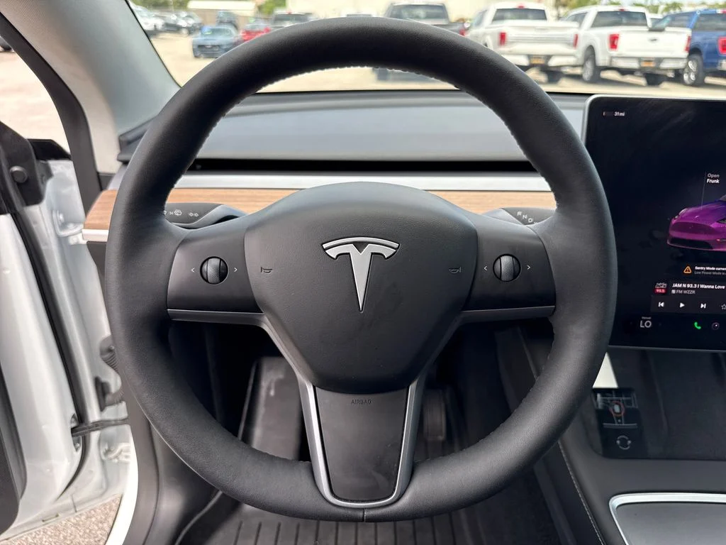 Used 2024  Tesla Long Range image 13