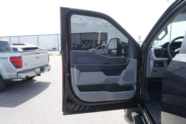 Used 2026 Agate Black Metallic Ford XL image 11