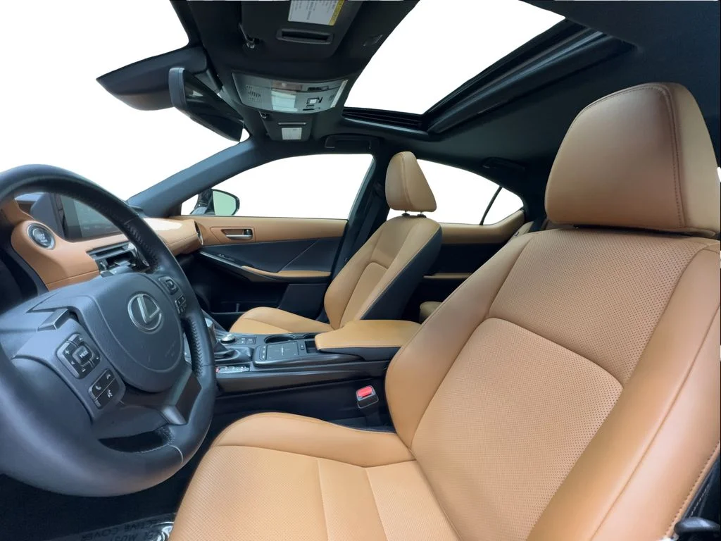 Used 2024 White Lexus 300 image 19