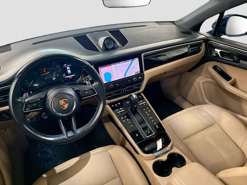 Used 2022  Porsche Base image 24
