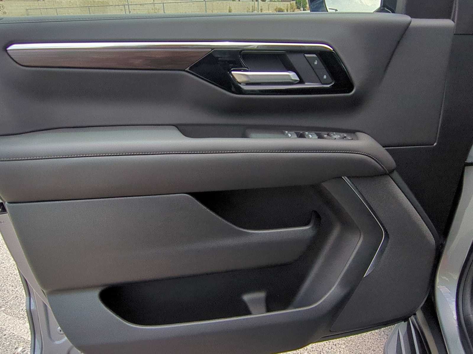 2026 Chevrolet Tahoe LS - Photo 10