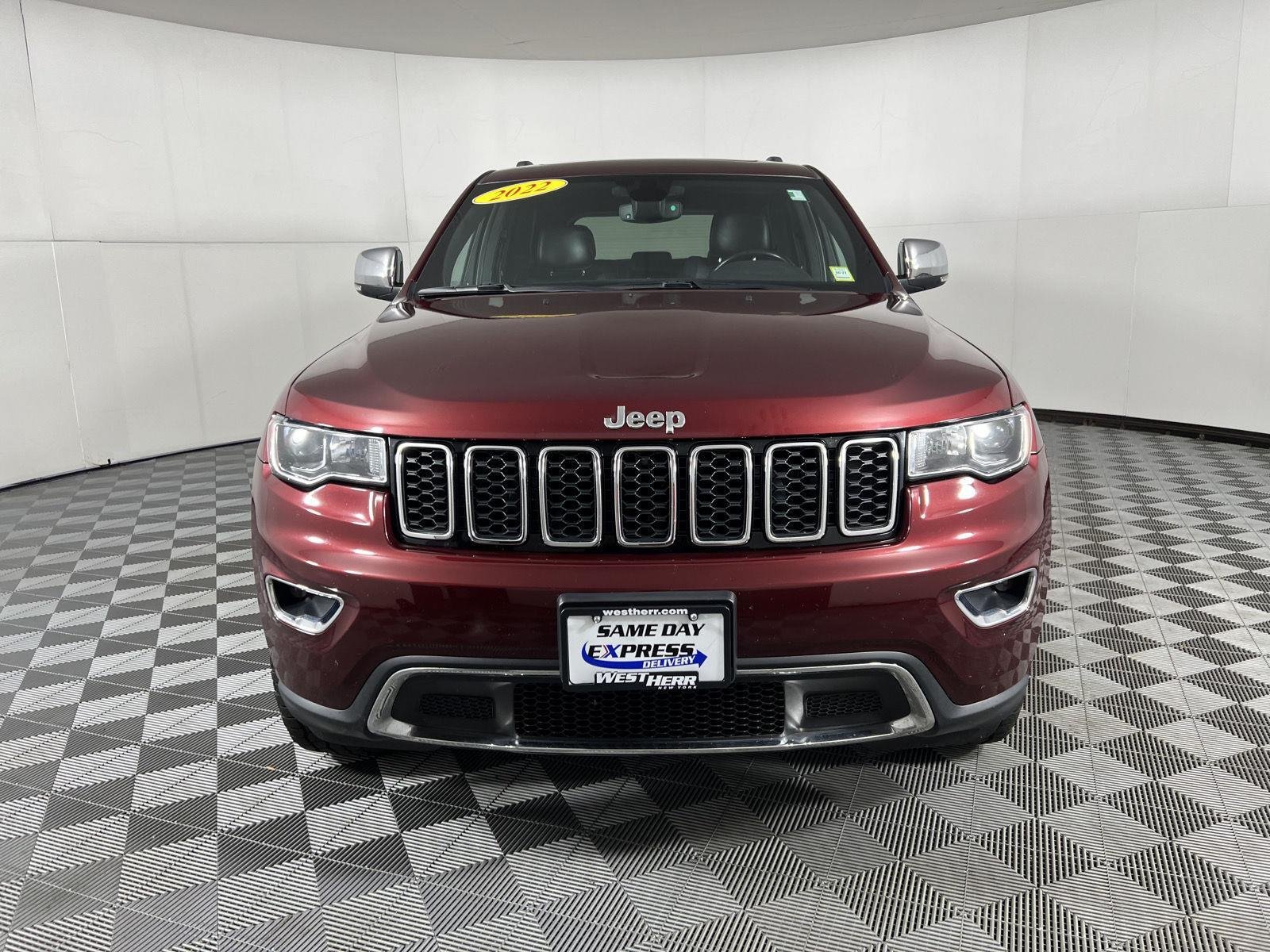 Used 2022 Velvet Red Pearlcoat Jeep Limited image 3