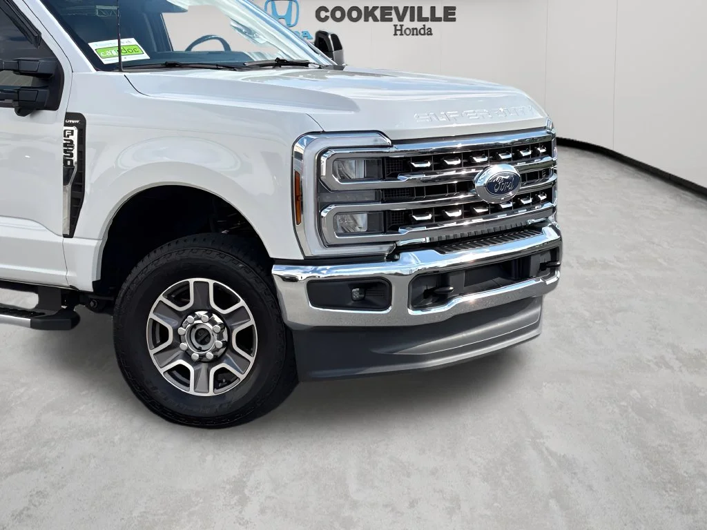 Used 2024 Star White Metallic Tri-Coat Ford Lariat image 3