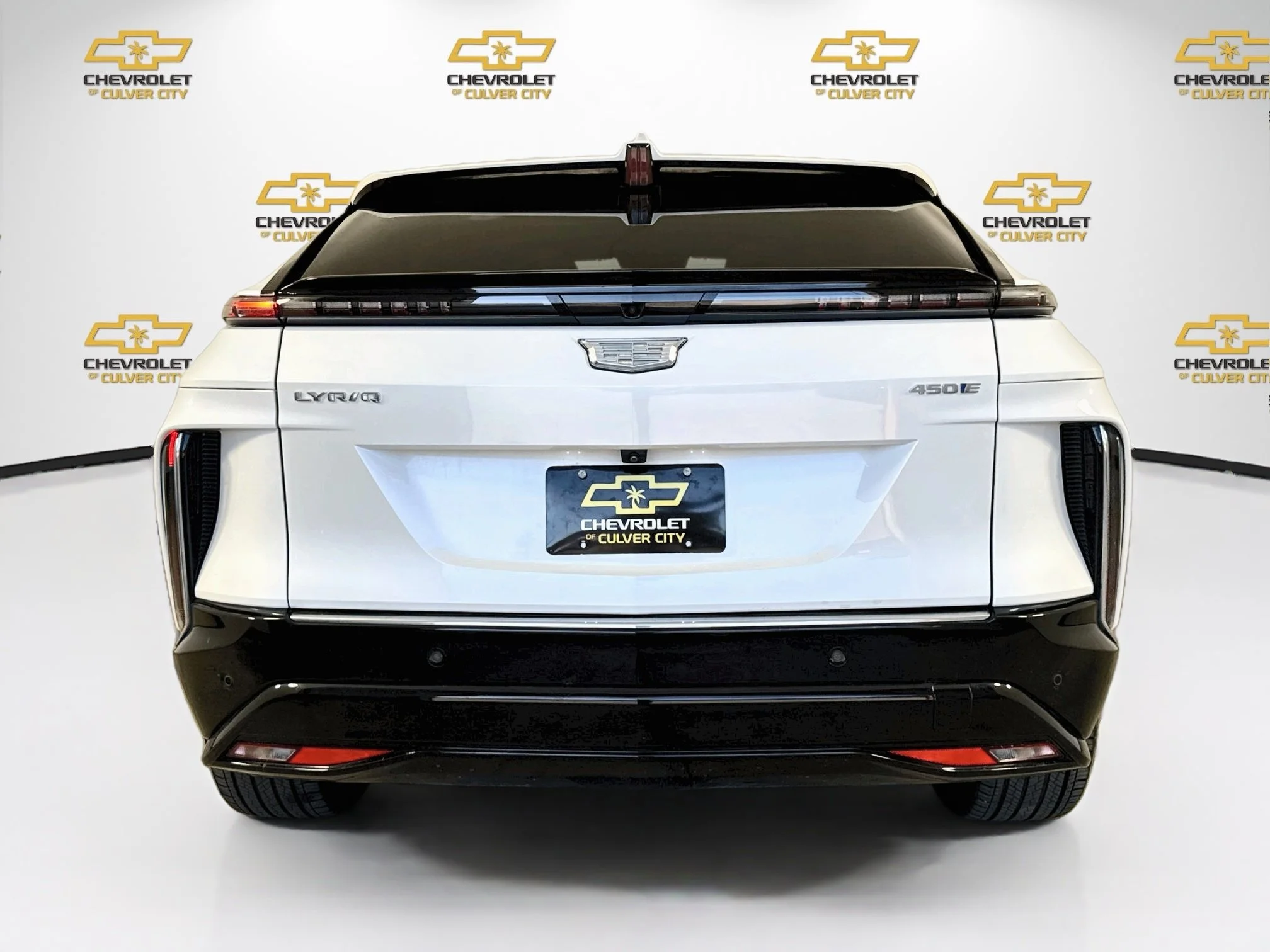Used 2024 Crystal White Tricoat Cadillac Luxury 3 image 7