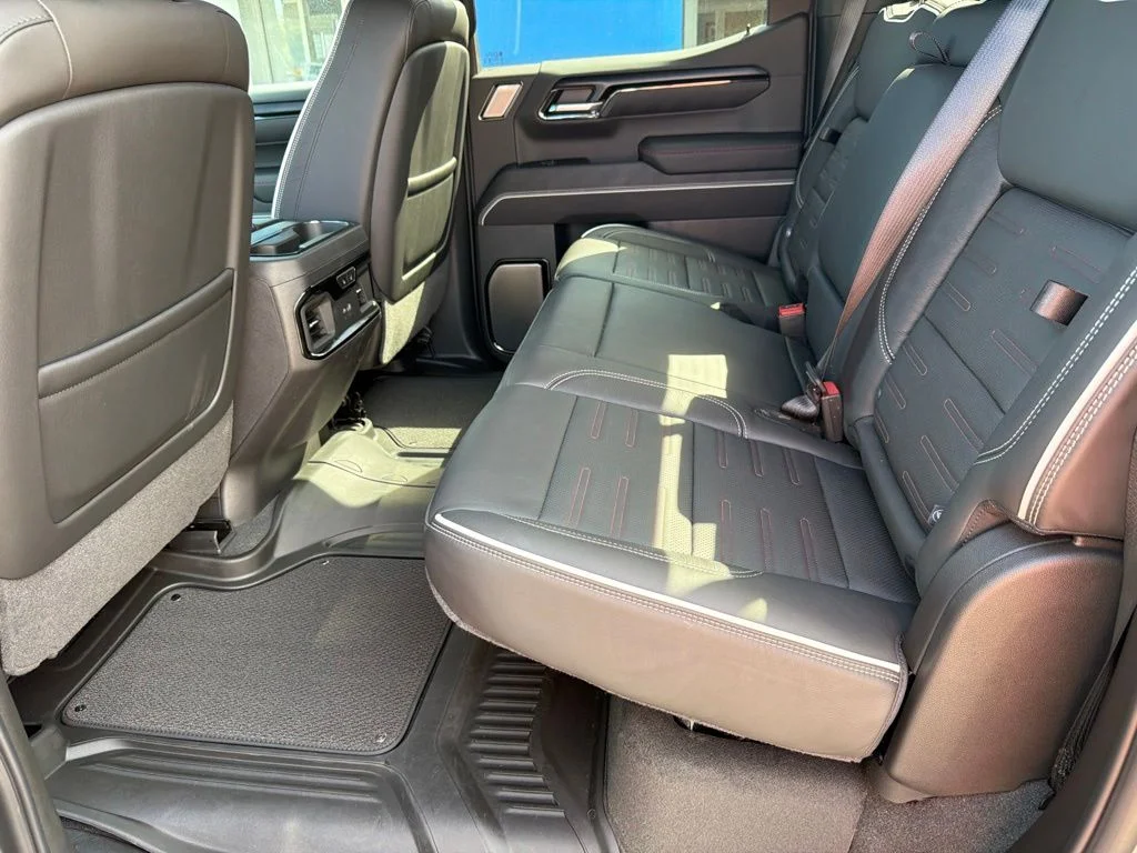 New 2026 Sterling Metallic GMC AT4X image 29