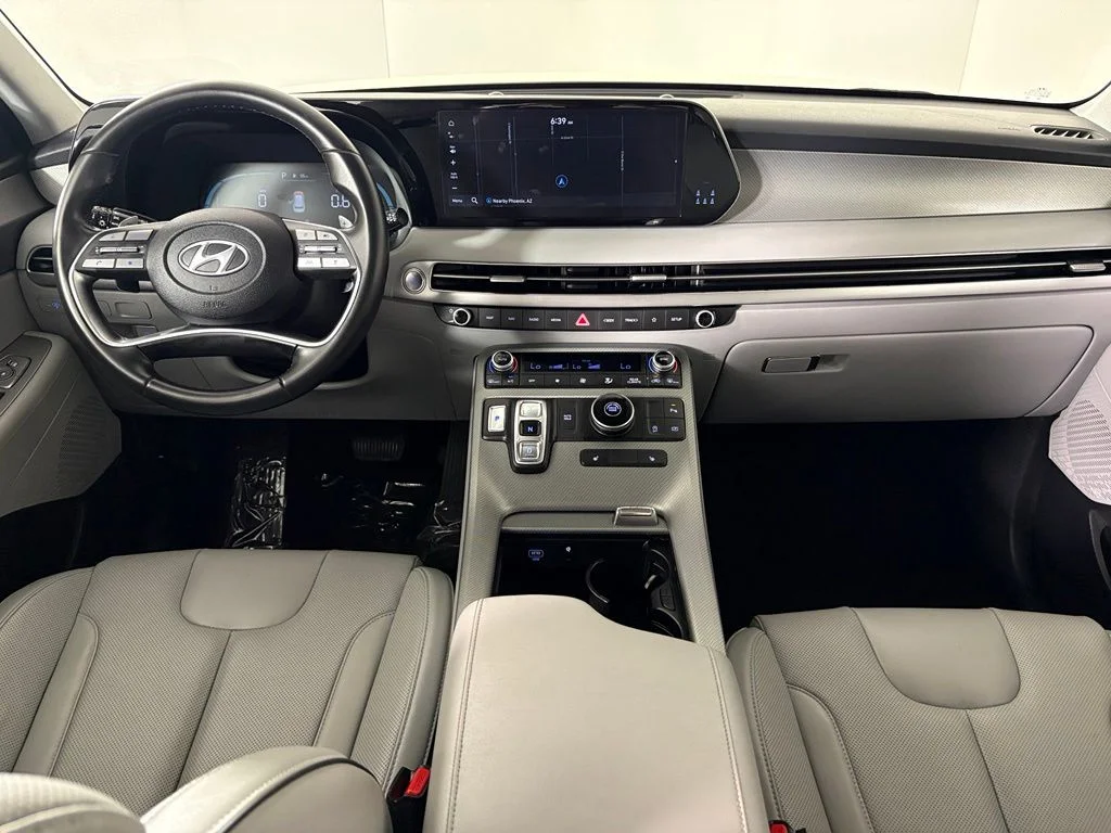 Used 2025 White Hyundai SEL image 39