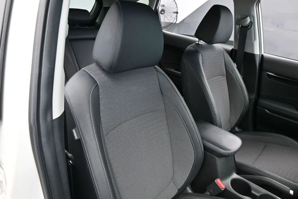 Used 2023 Clear White/Black Roof Kia S image 37