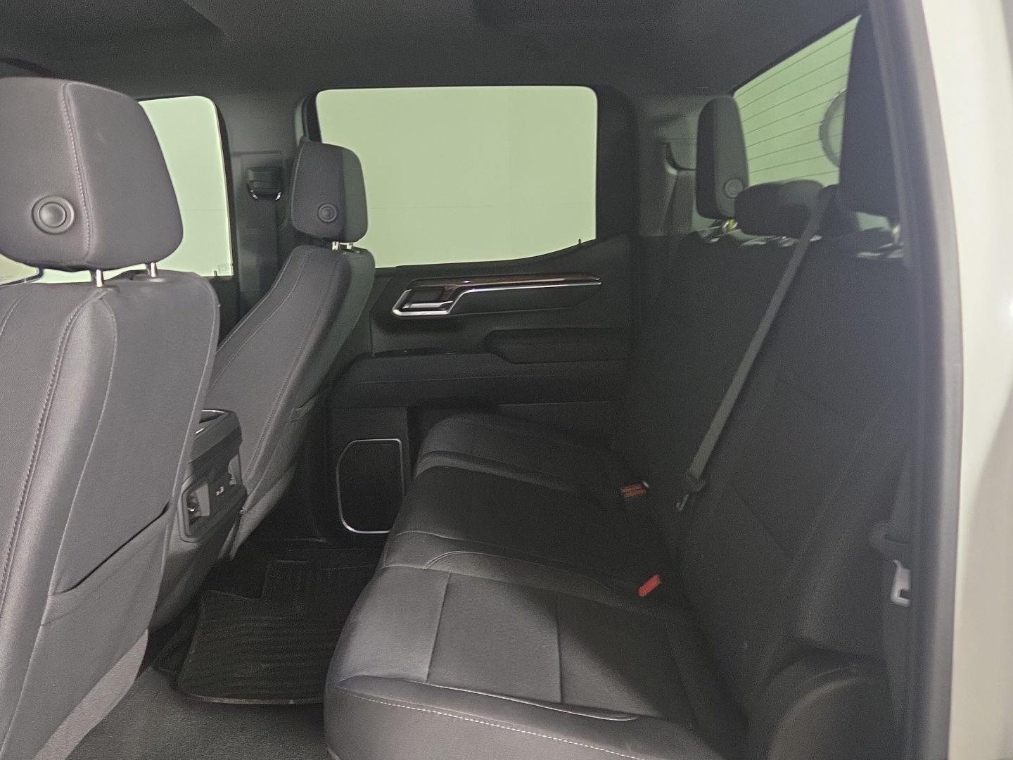 Used 2025 Summit White Chevrolet RST image 26