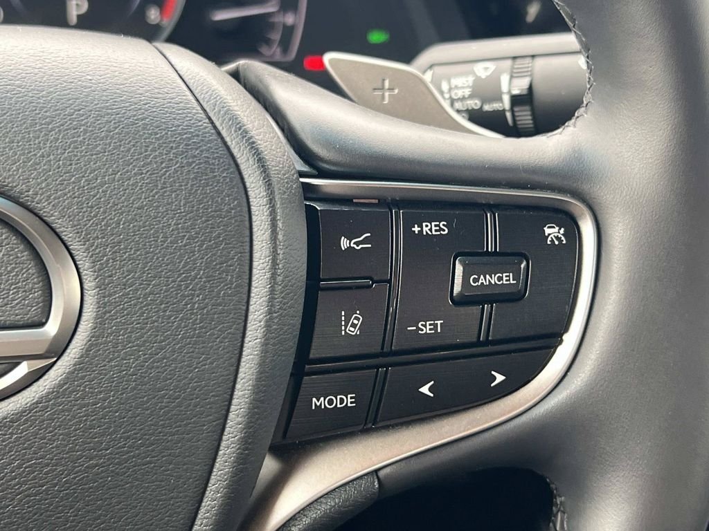 Used 2023 White Lexus 350 image 11