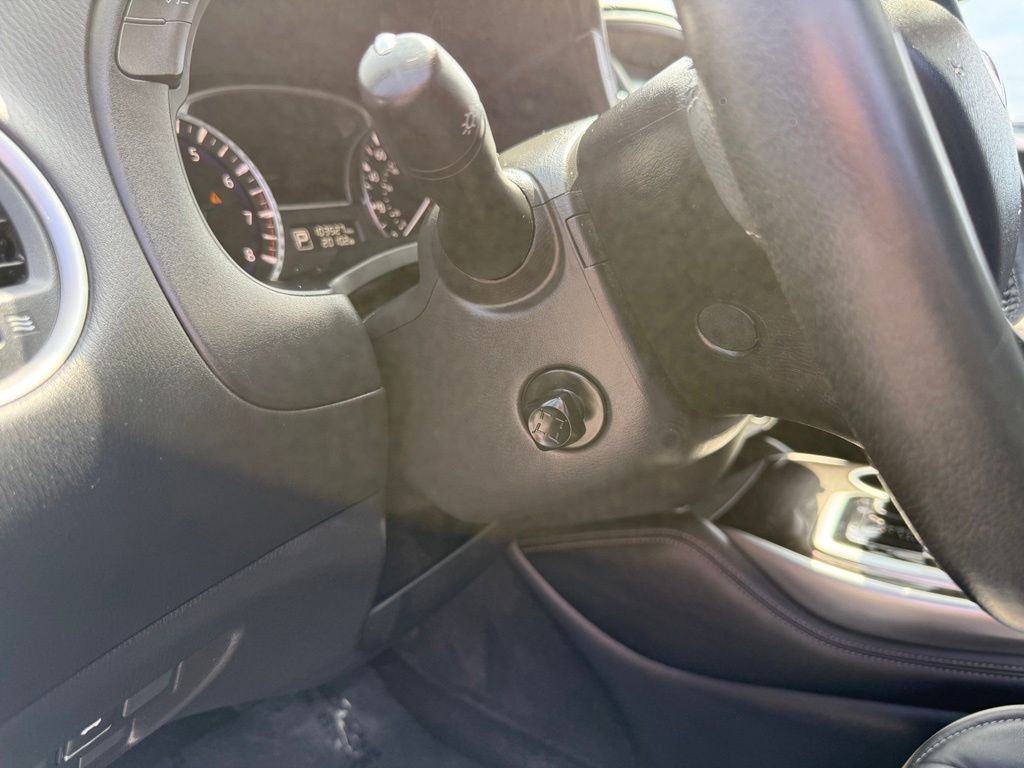 Used 2020 Blue INFINITI LUXE image 6