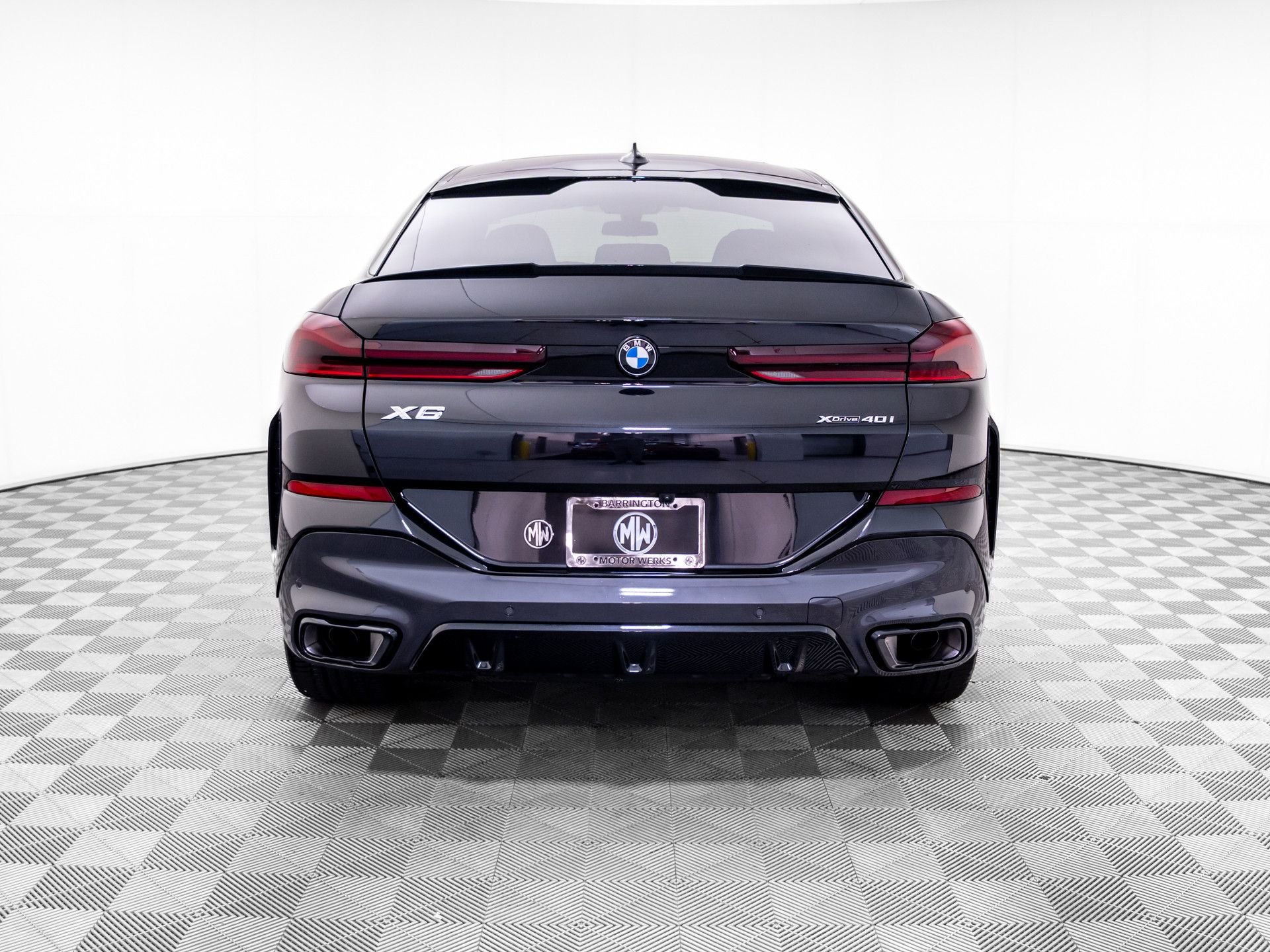 Certified Used 2023 Black Sapphire Metallic BMW xDrive40i image 4