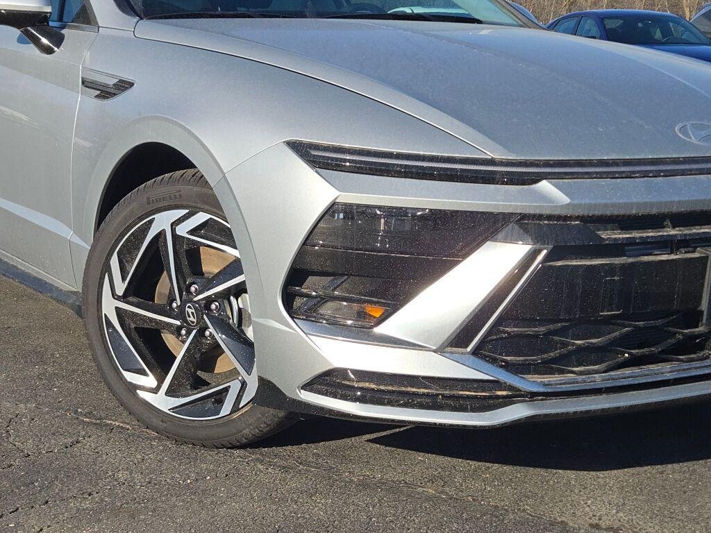 New 2026 Silver Hyundai SEL Sport image 3
