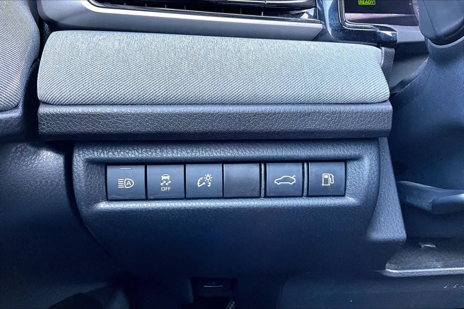 Used 2025 Ice Cap Toyota LE image 33