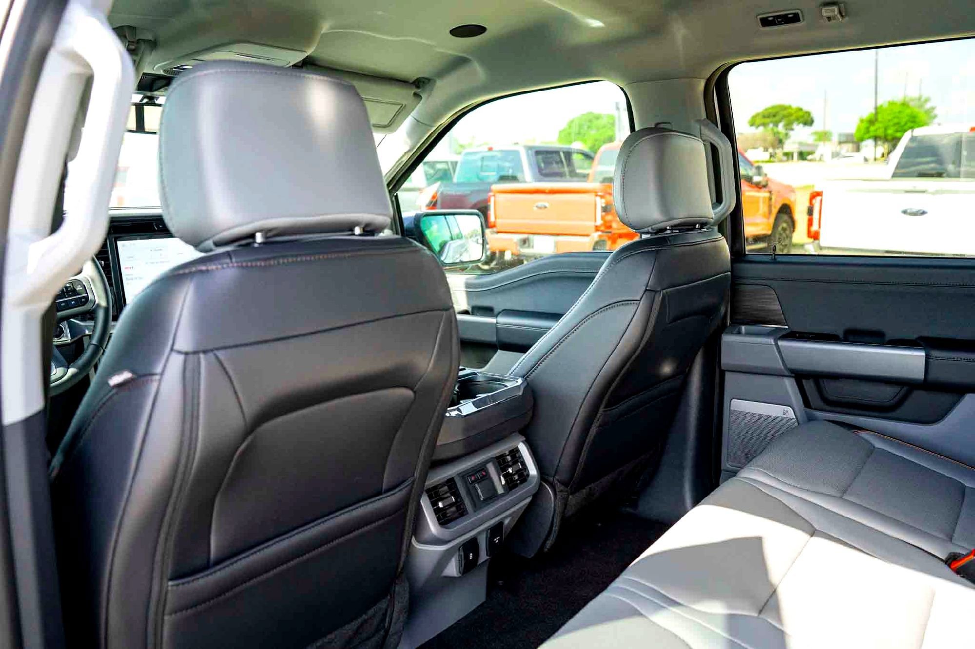 New 2025 Iconic Silver Metallic Ford LARIAT image 19
