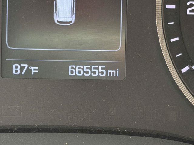 Used 2017 Molten Silver Hyundai SE image 23