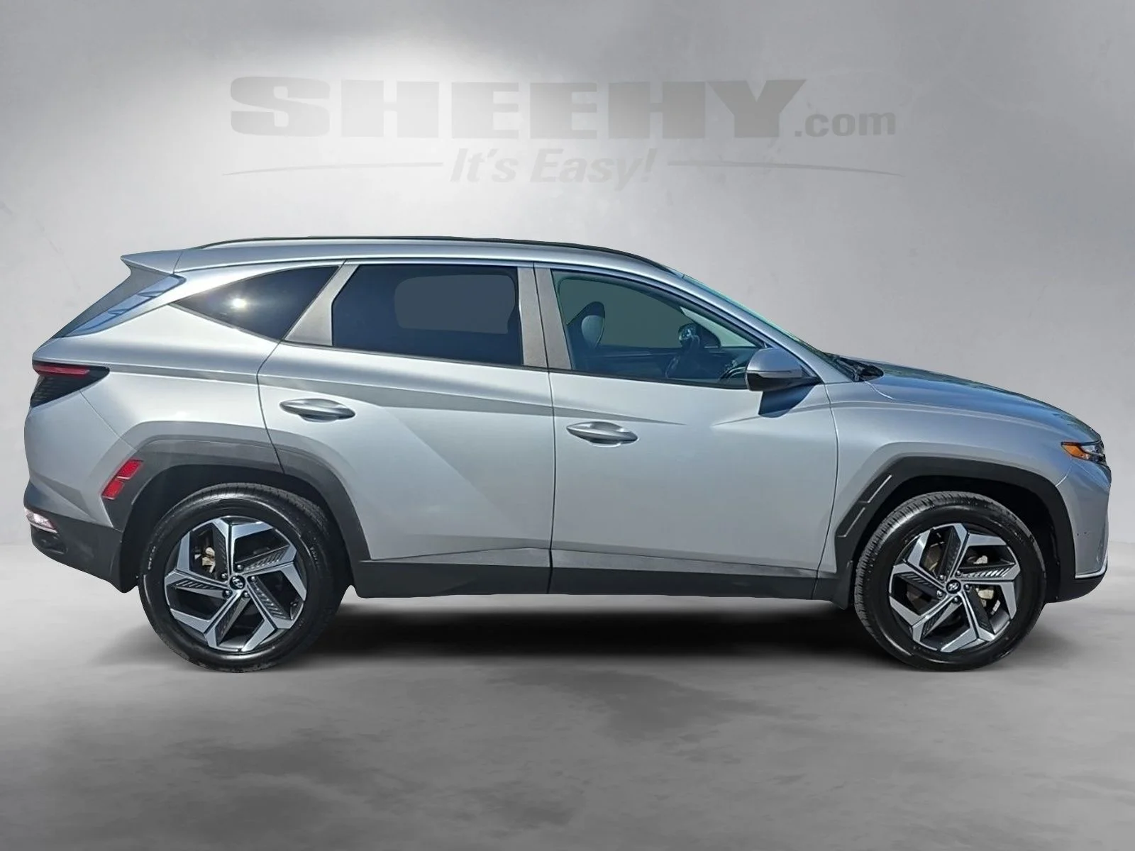 Used 2023 Silver Hyundai SEL image 10