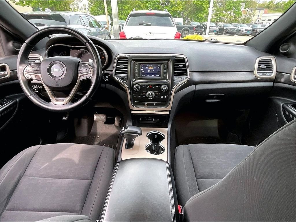 Used 2014 White/off-white Jeep Laredo image 21