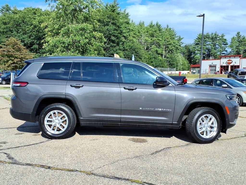 Certified Used 2023 Metallic Jeep Laredo image 3