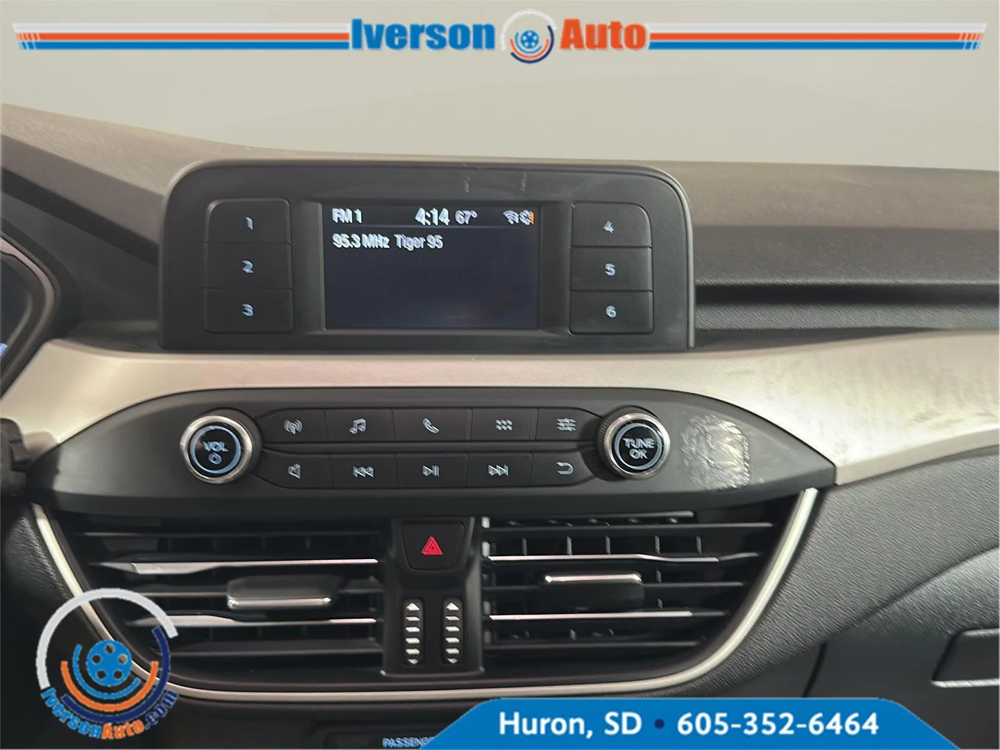 Used 2022 Iconic Silver Ford S image 26