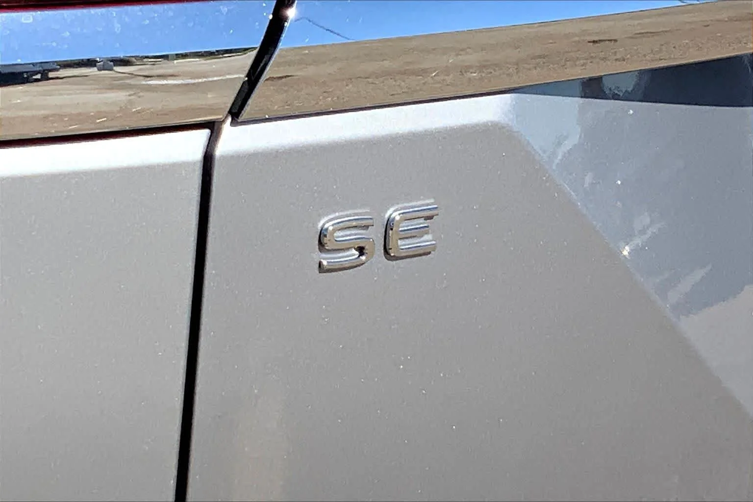 New 2026 Silver Mist Metallic Volkswagen 2.0T SE w/Technology image 15