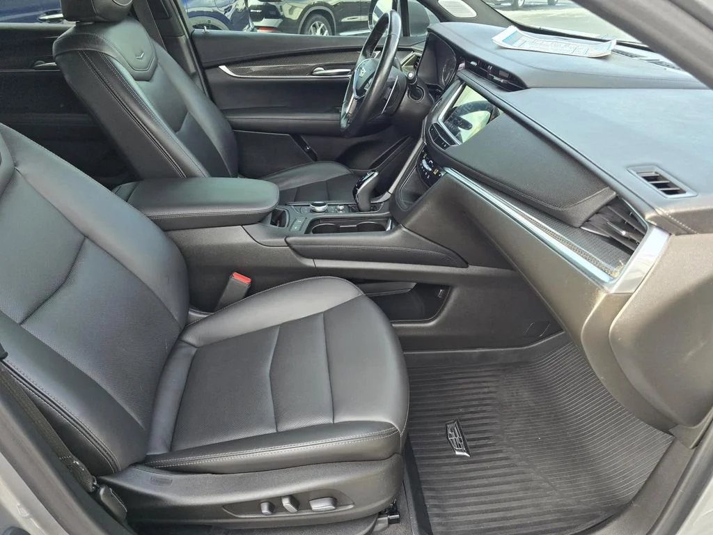 Used 2023 Argent Silver Metallic Cadillac Sport image 21