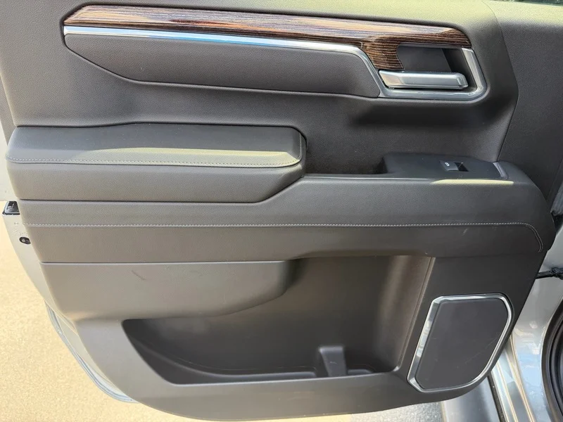 Used 2024 Sterling Metallic GMC Elevation image 20