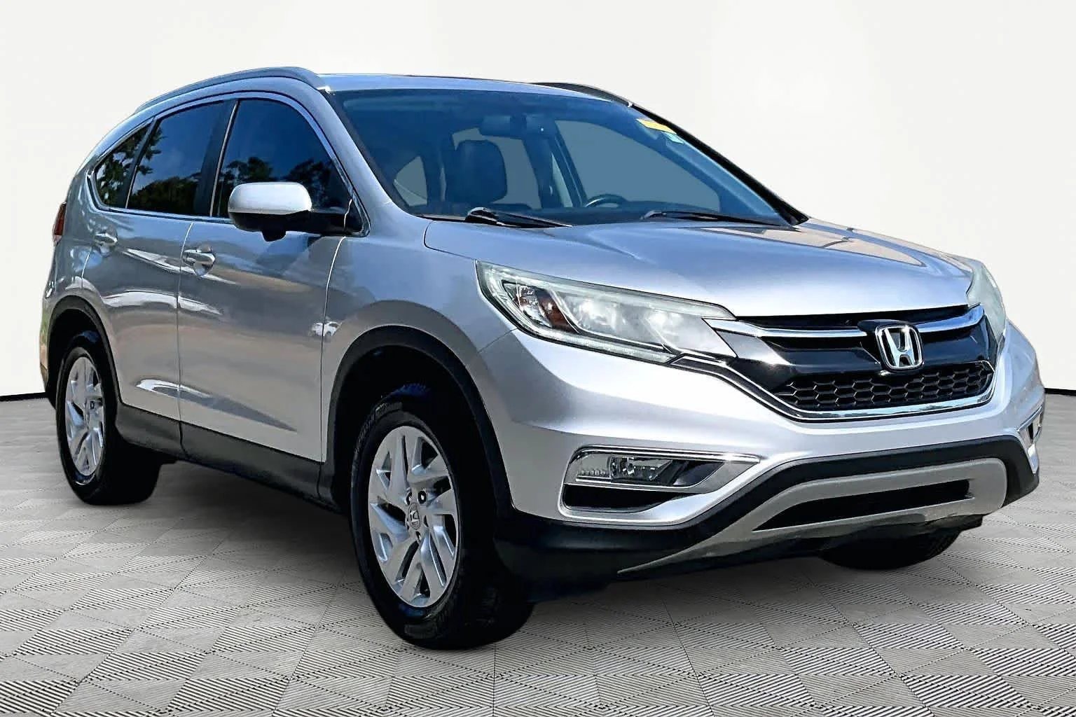 Used 2015 Alabaster Silver Metallic Honda EX-L image 2