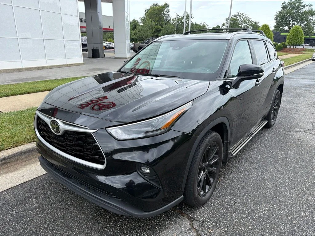 Used 2024 Black Toyota XLE image 8