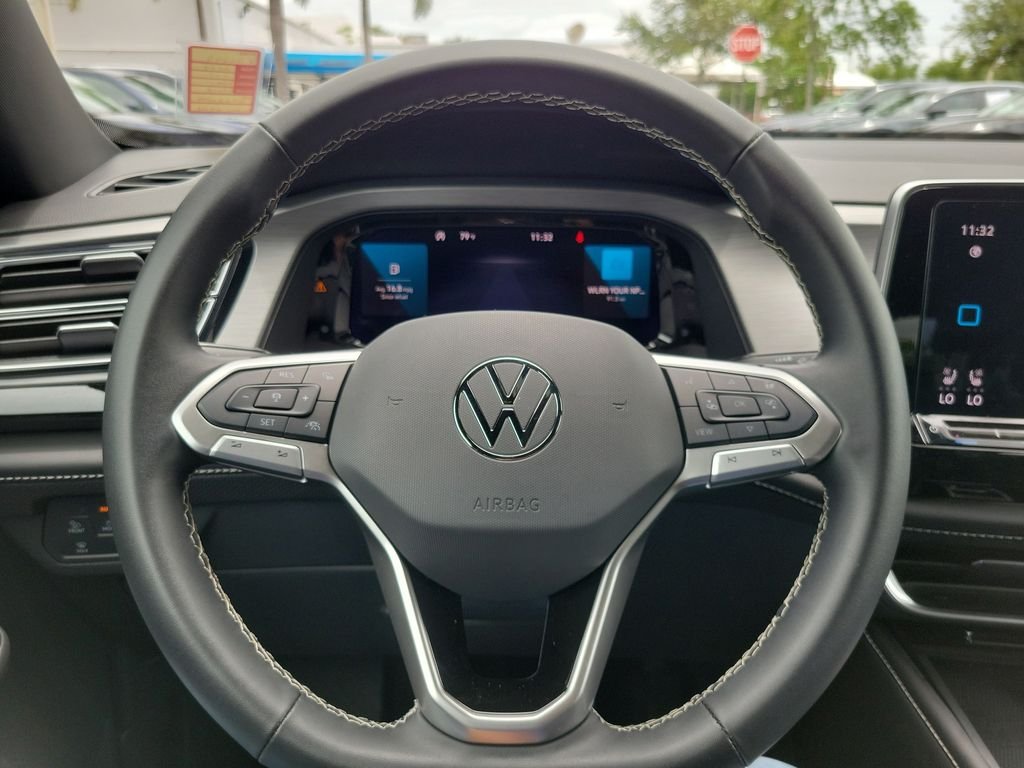 Certified Used 2024  Volkswagen 2.0T SE w/Technology image 21
