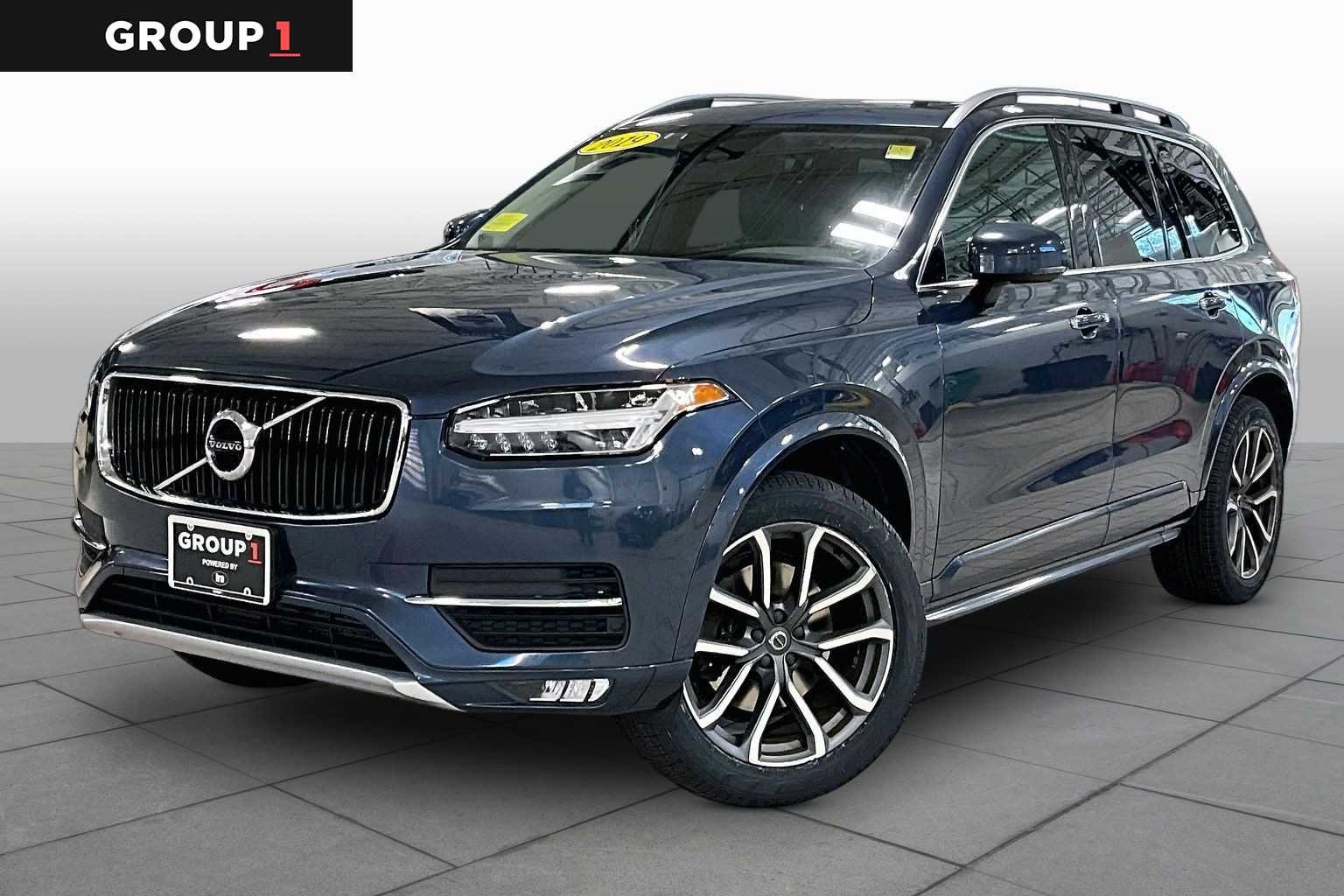 Pre-Owned 2019 Volvo XC90 Momentum
