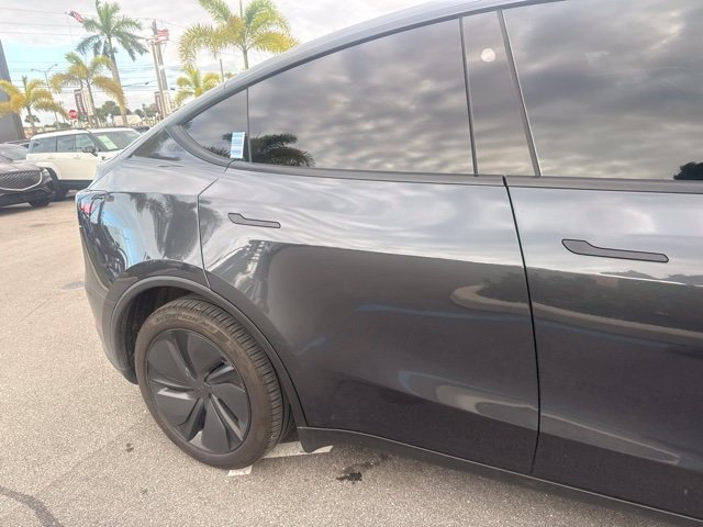 Used 2026 Green Tesla  image 5
