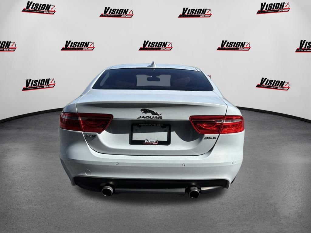 Used 2018  Jaguar 35t Portfolio Limited Edition image 6