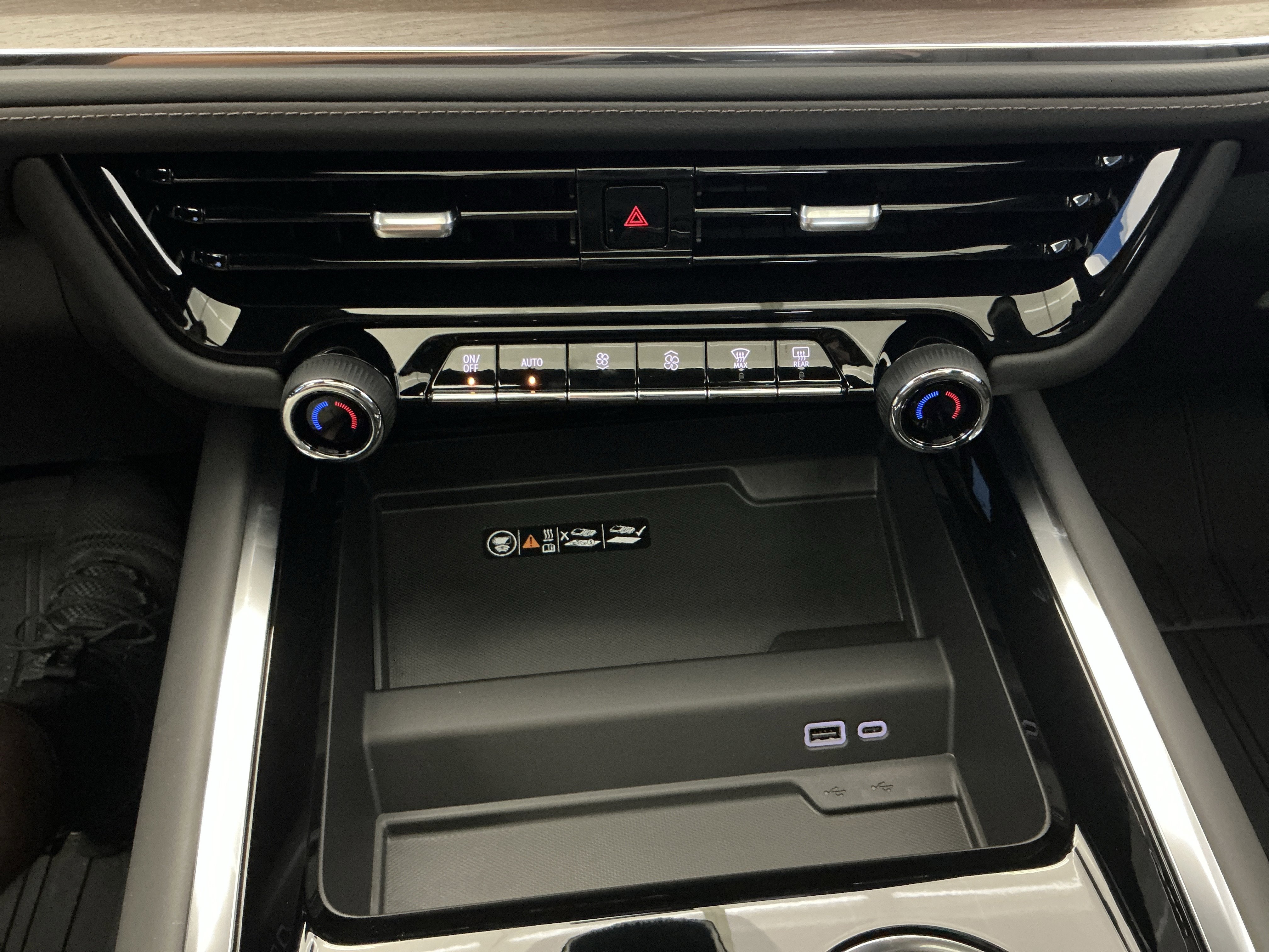 New 2026 Polar White Tricoat Chevrolet High Country image 23